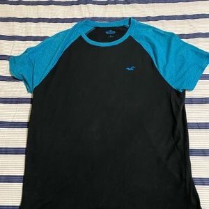 Hollister Black and Blue t-shirt Size Medium
